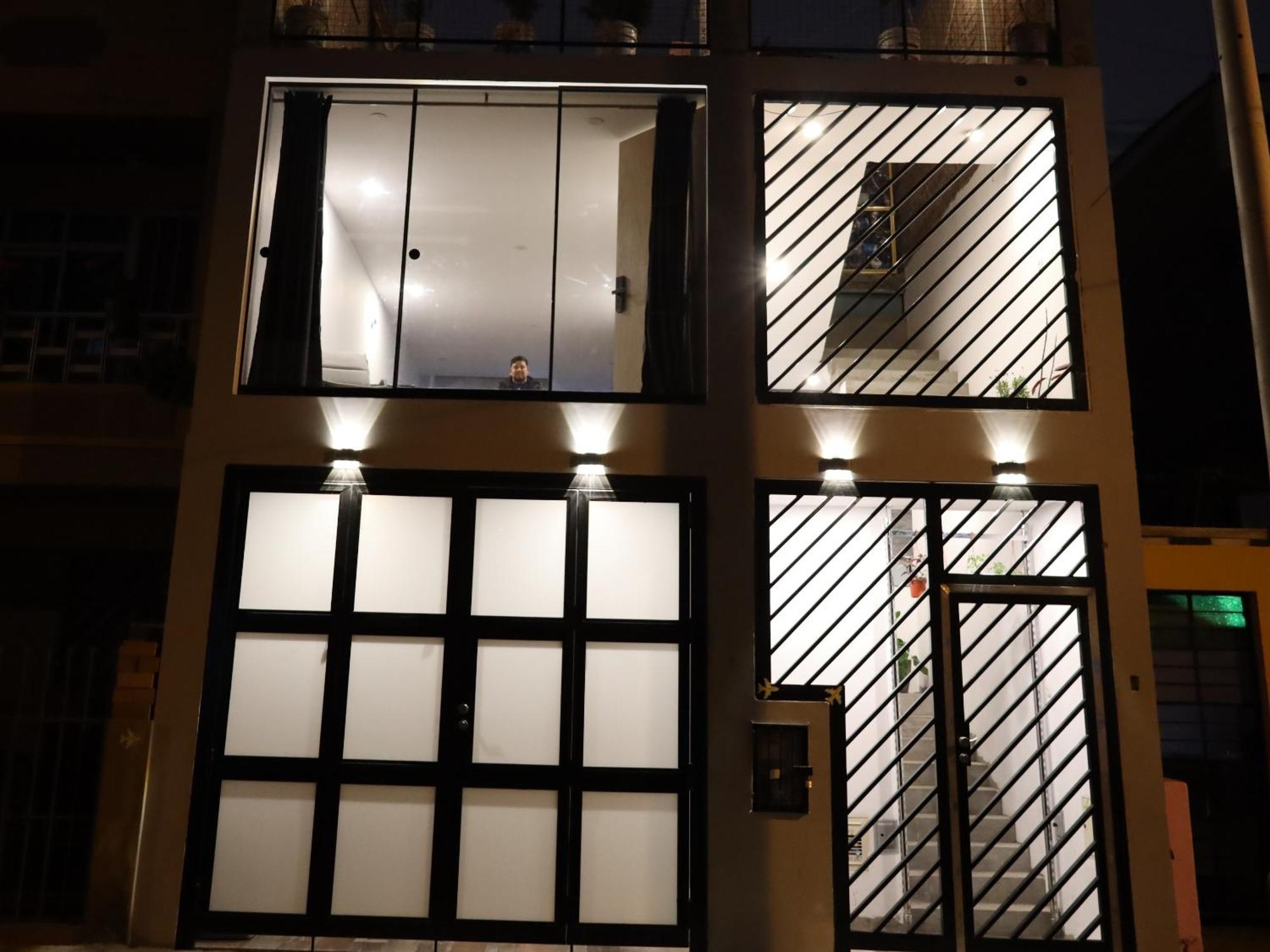 Sabina Aeropuerto Hostel ليما المظهر الخارجي الصورة